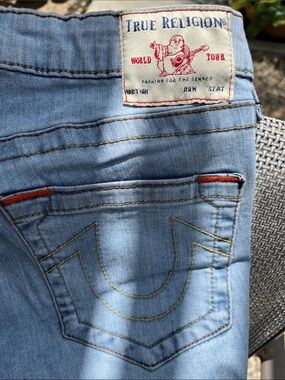 True Religion  Light Wash Skinny Curvy Midrise Jeans 29 X 28